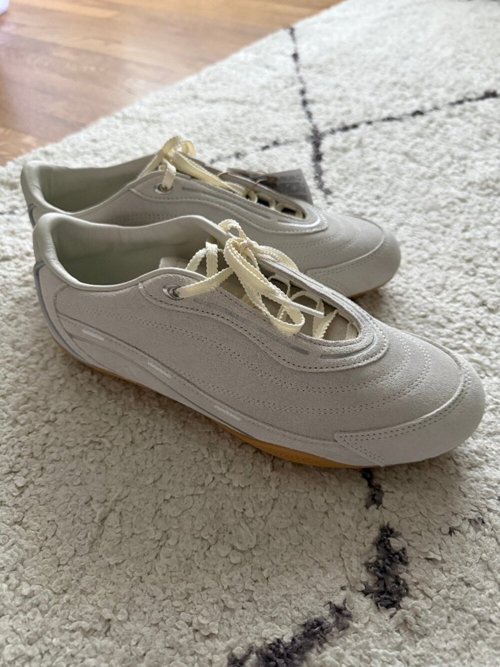 adidas Women's URBAN REVERIE 2.0 trainers sneakers - BNWT - size US 8.5